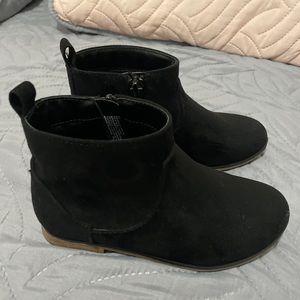 Cat and Jack micro suede girl booties - Black size 11